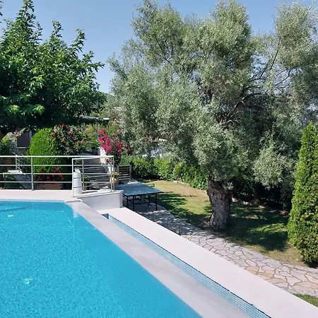 Villa Rosebud