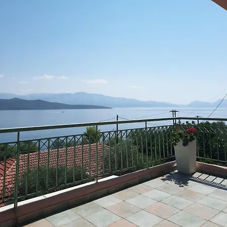 Rosebud Villa *
